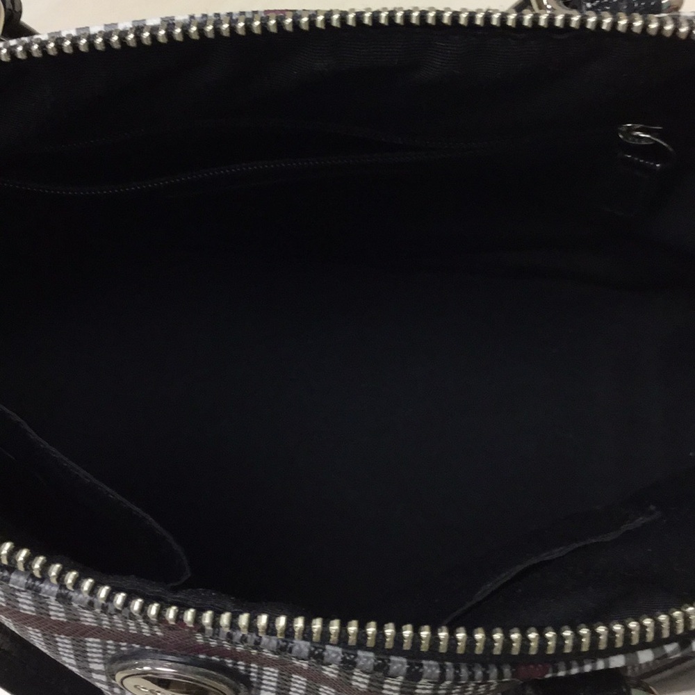 Coach Handbag With Matching Wallet Set - image 4